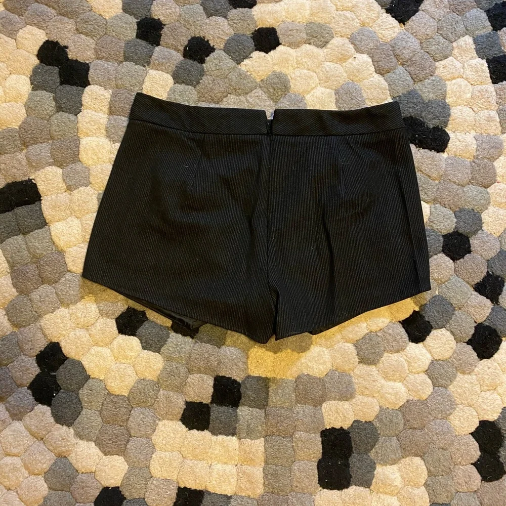 Express Pinstripe Black Envelope Skort - Picture 3 of 3
